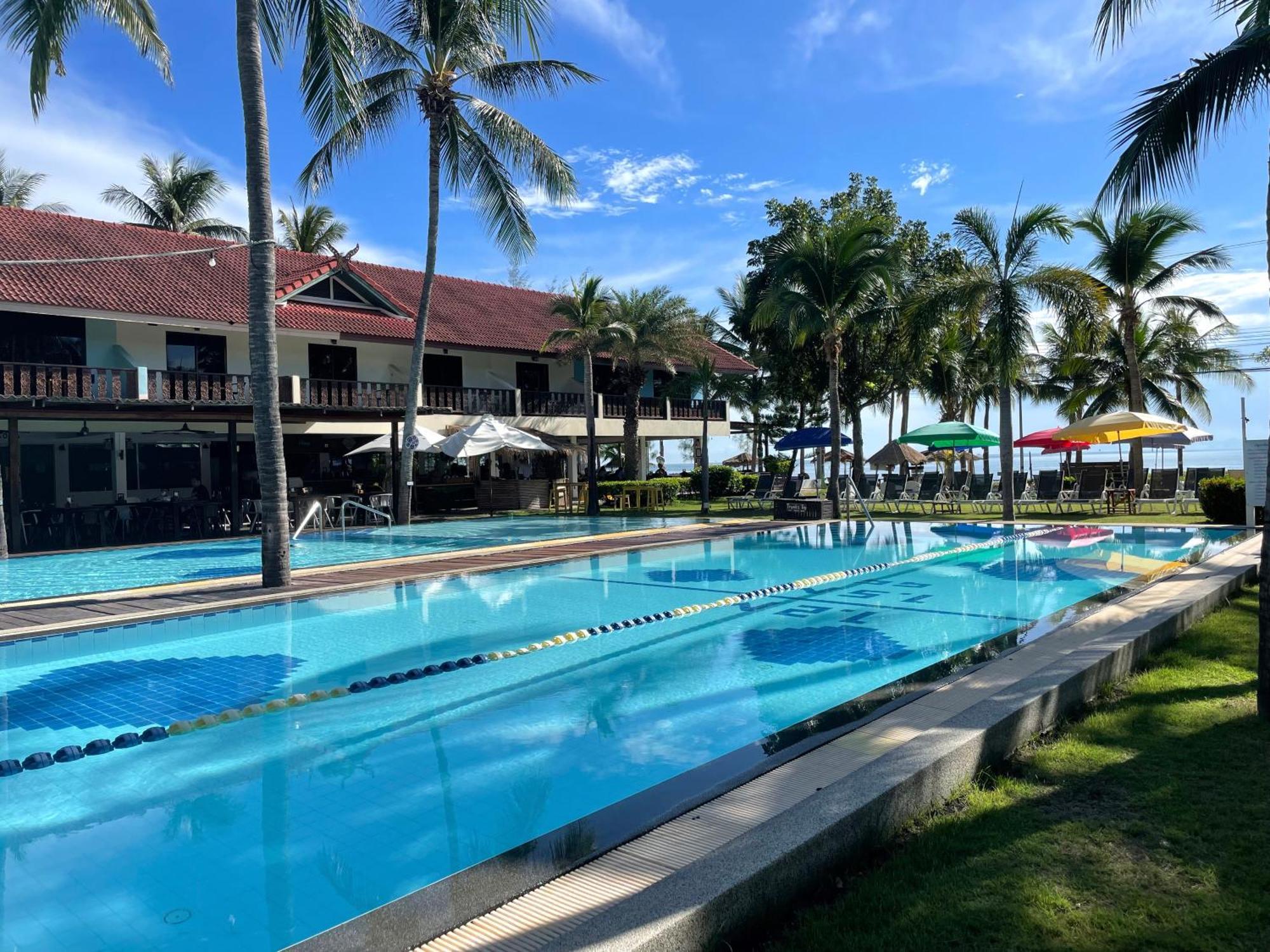 Dolphin Bay Beach Resort Sam Roi Yot Bagian luar foto