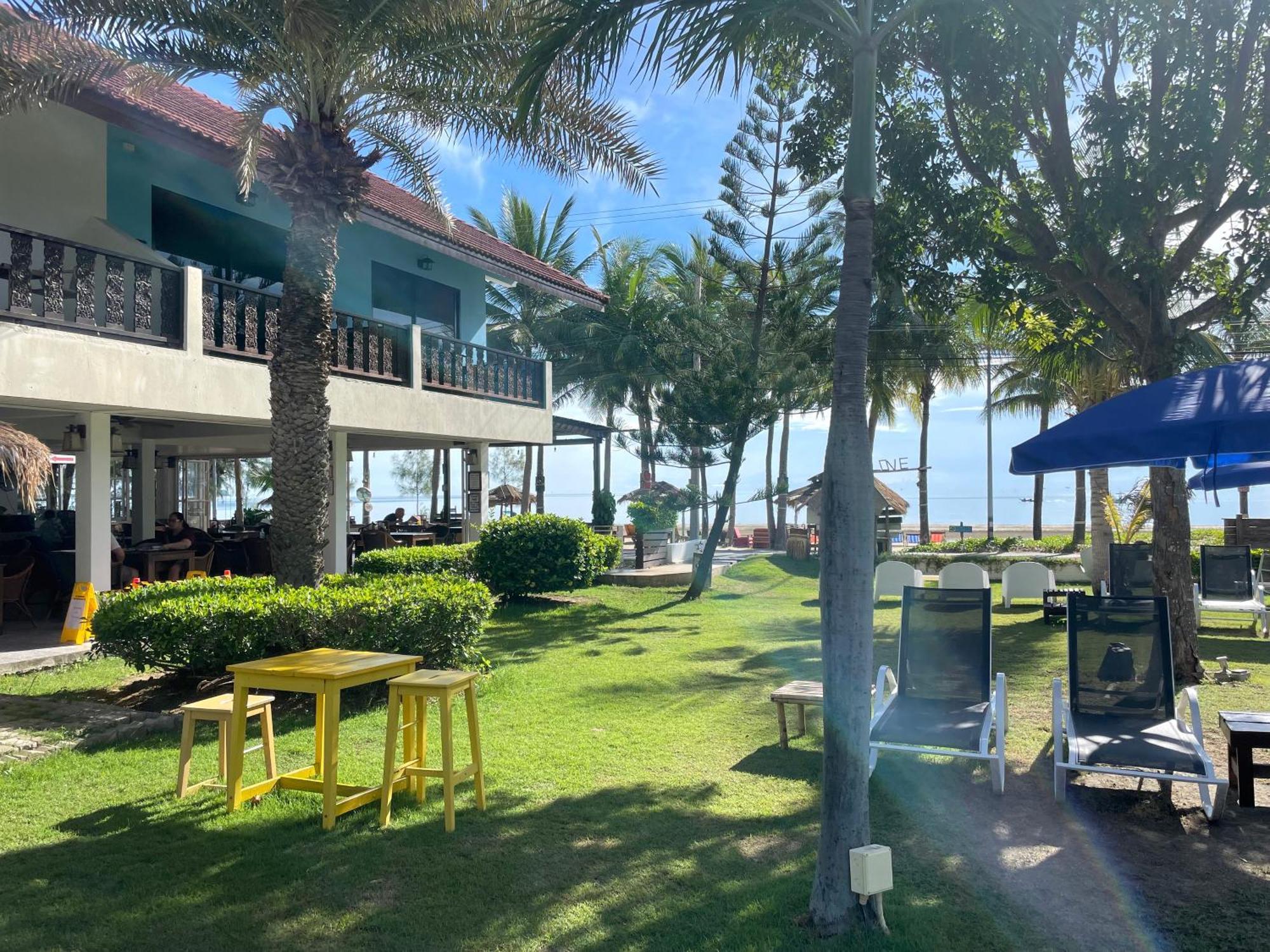 Dolphin Bay Beach Resort Sam Roi Yot Bagian luar foto