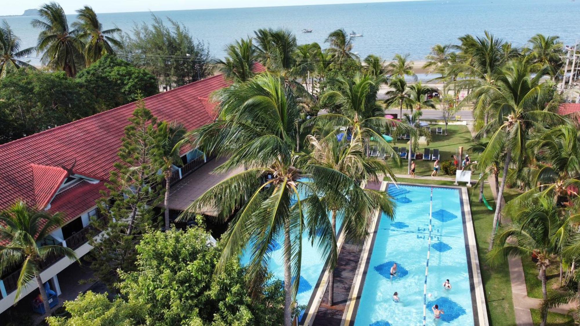 Dolphin Bay Beach Resort Sam Roi Yot Bagian luar foto