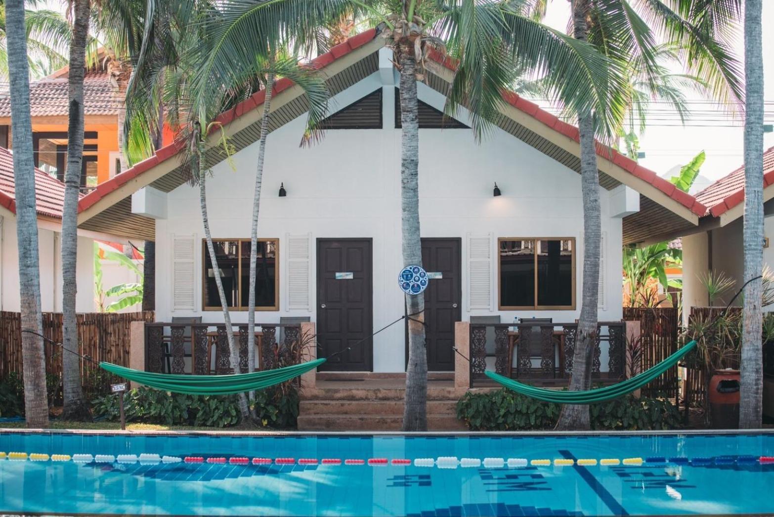 Dolphin Bay Beach Resort Sam Roi Yot Bagian luar foto