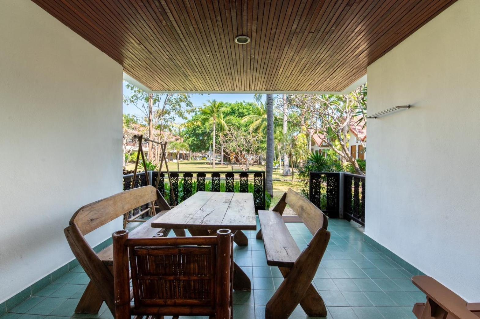 Dolphin Bay Beach Resort Sam Roi Yot Bagian luar foto