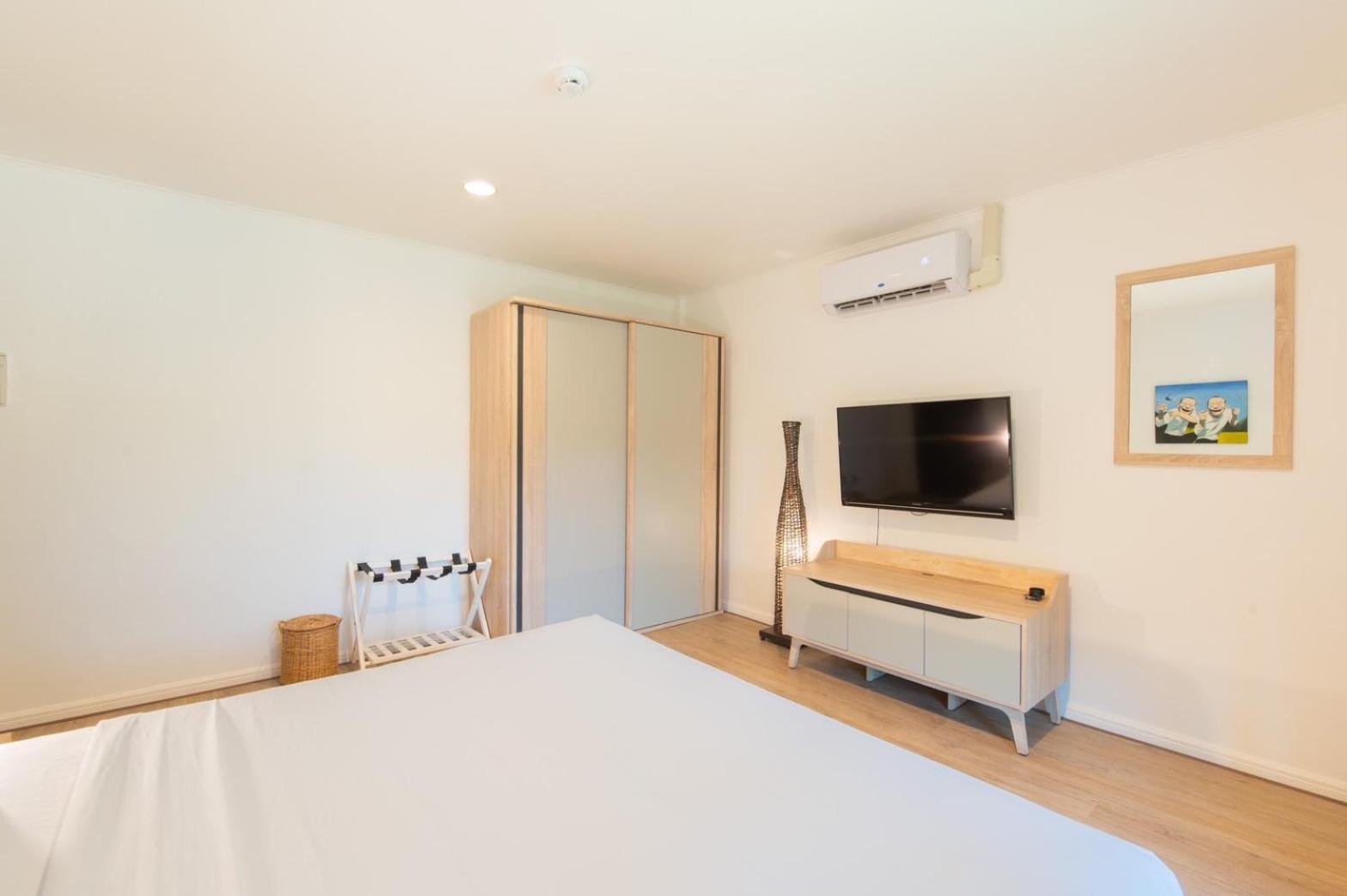 Dolphin Bay Beach Resort Sam Roi Yot Bagian luar foto